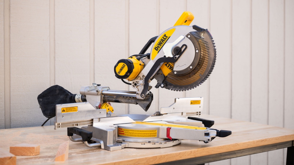DeWalt 12" Compound Mitre Saw